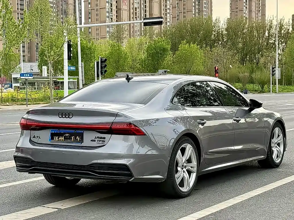 Audi A7L 2023 — фото 16
