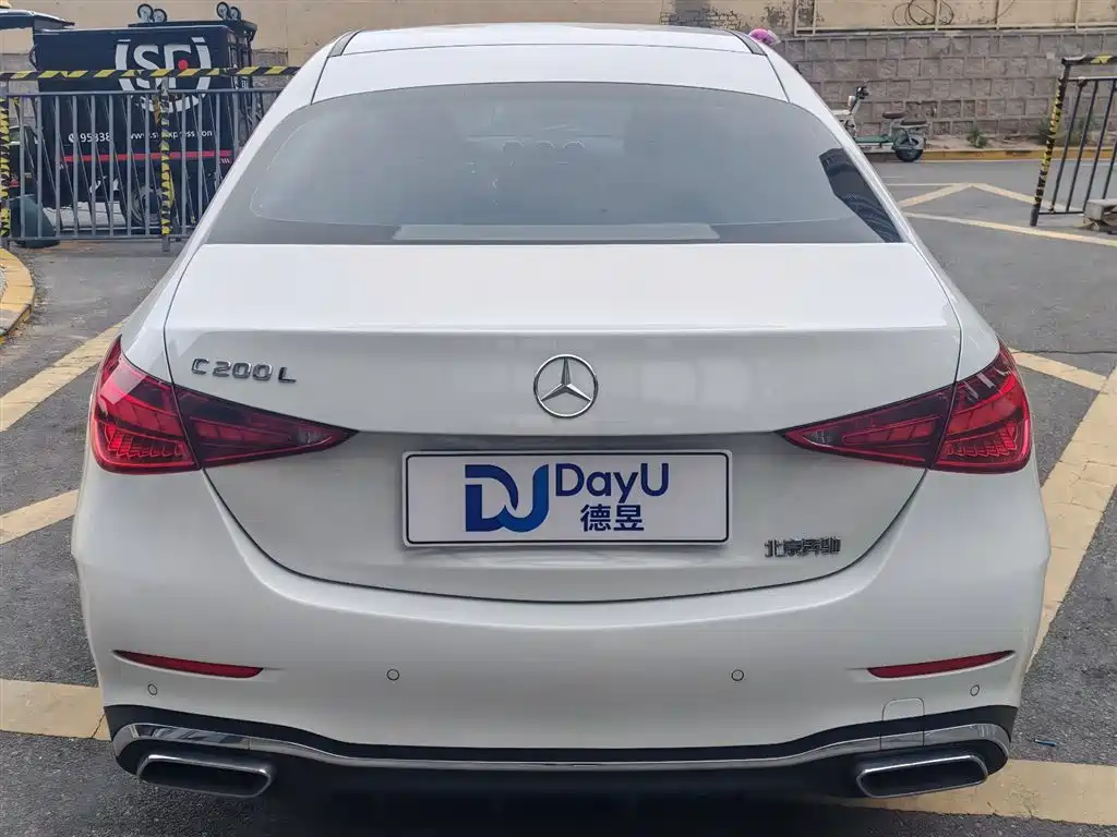 Mercedes-Benz C-Class 2024