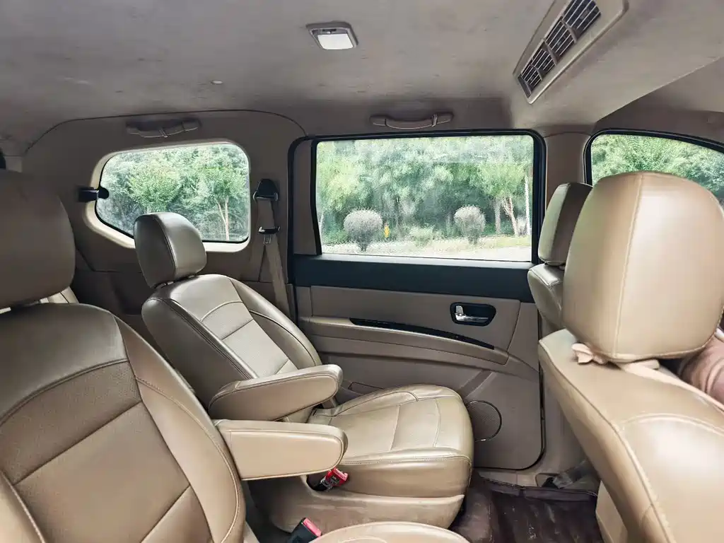 Wuling Hongguang 2014