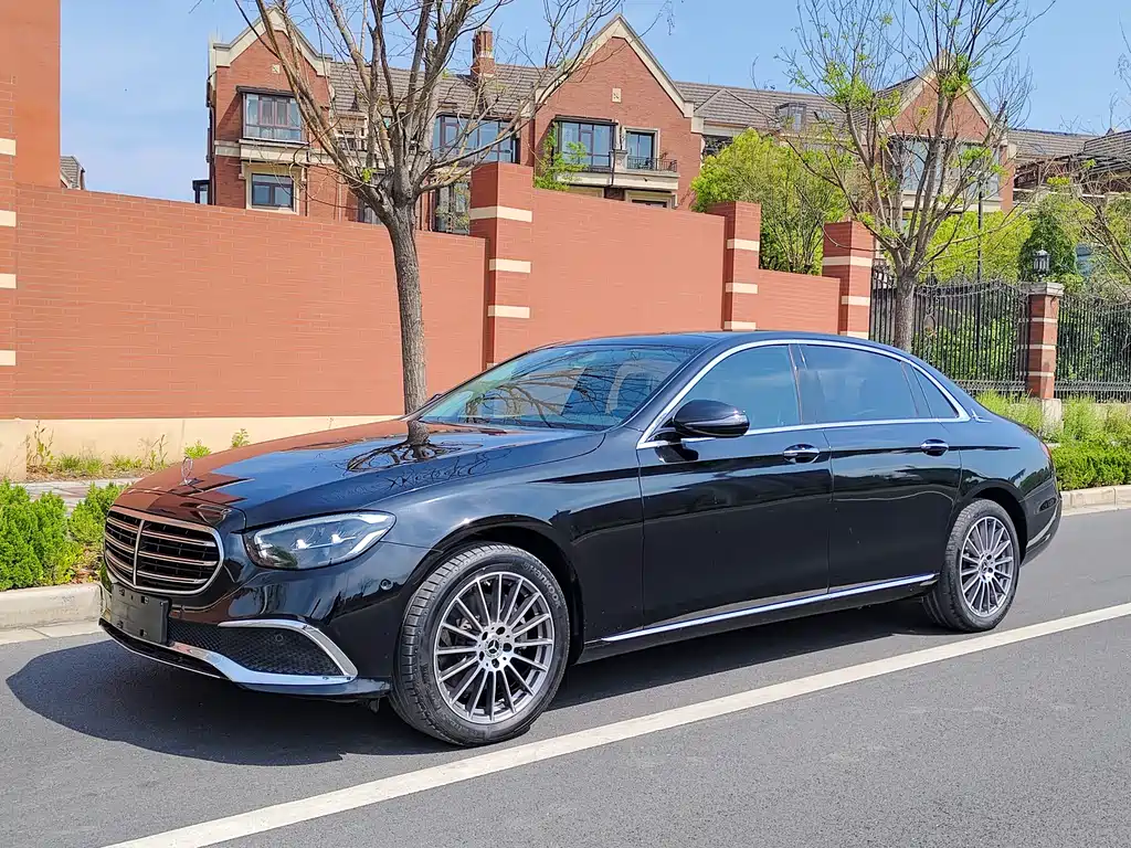 Mercedes-Benz E-Class 2021 — фото 15