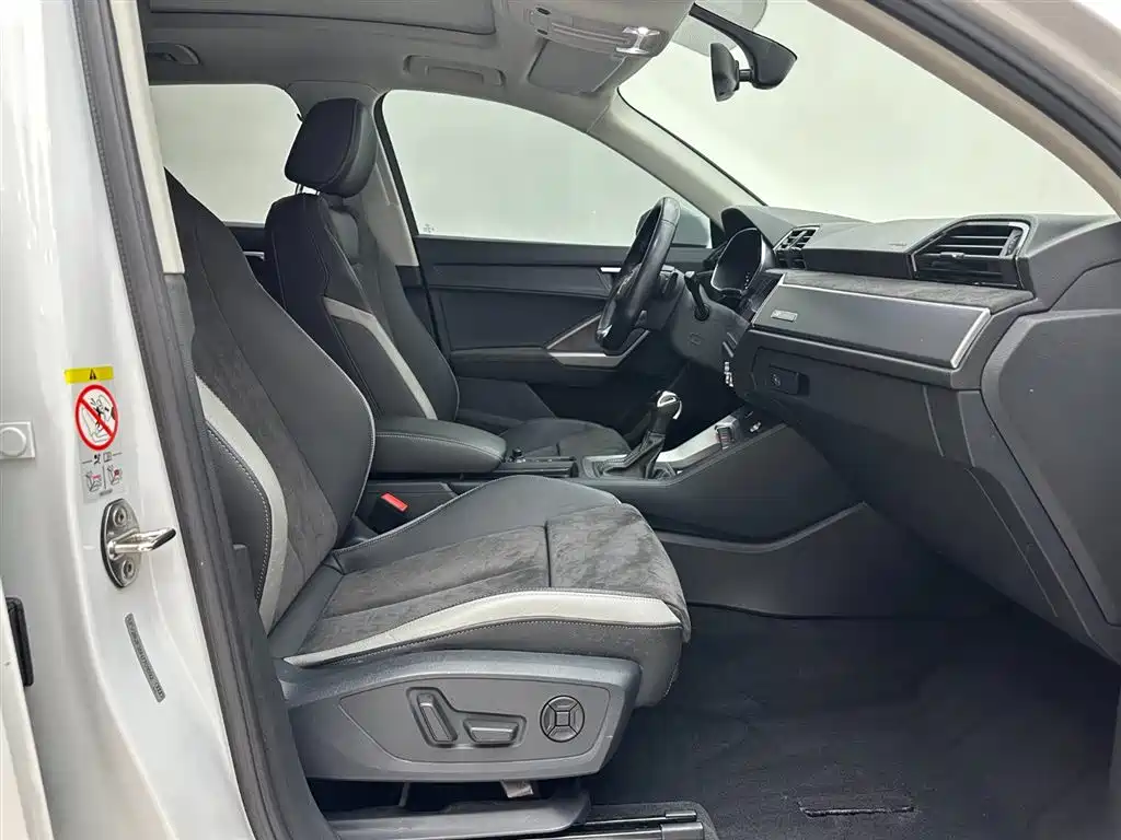 Audi Q3 2022 — фото 17