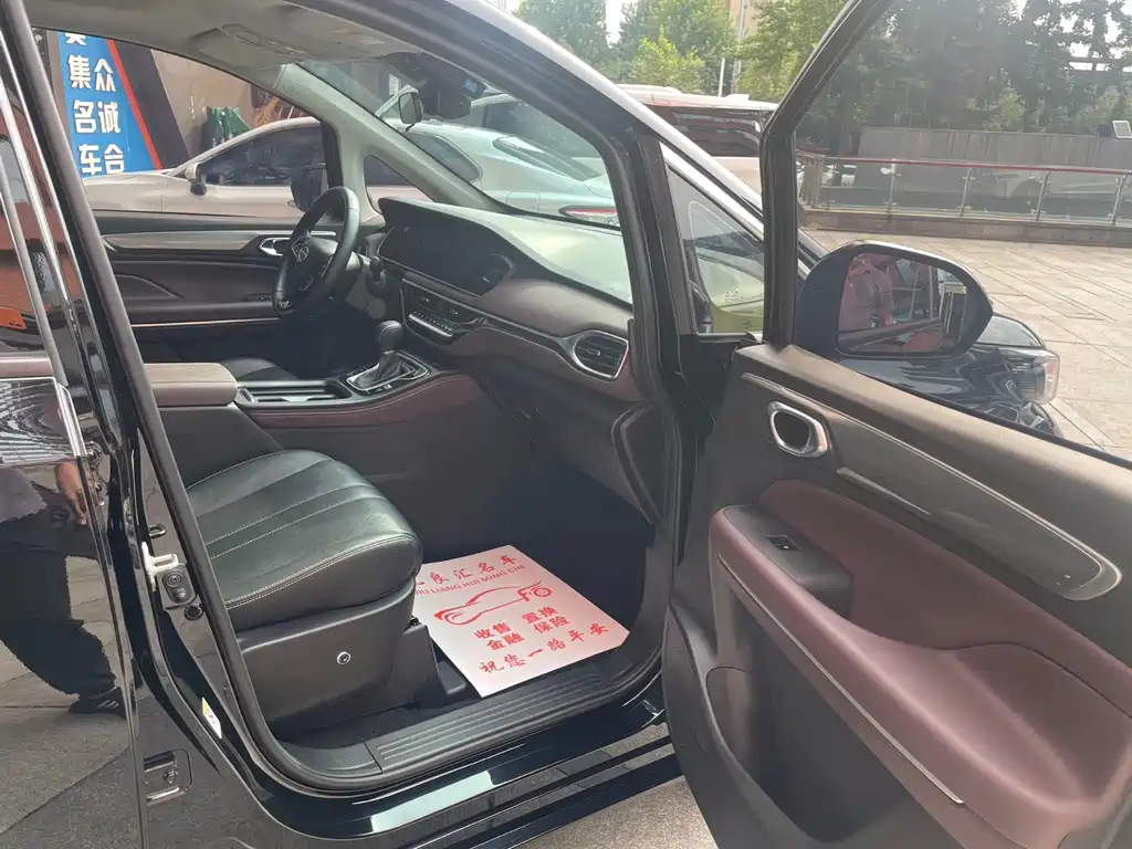 GAC Trumpchi M6 2023 — фото 10