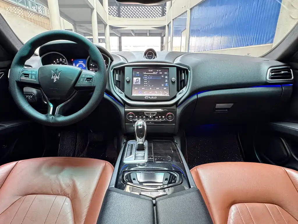 Maserati Ghibli 2016 — фото 10