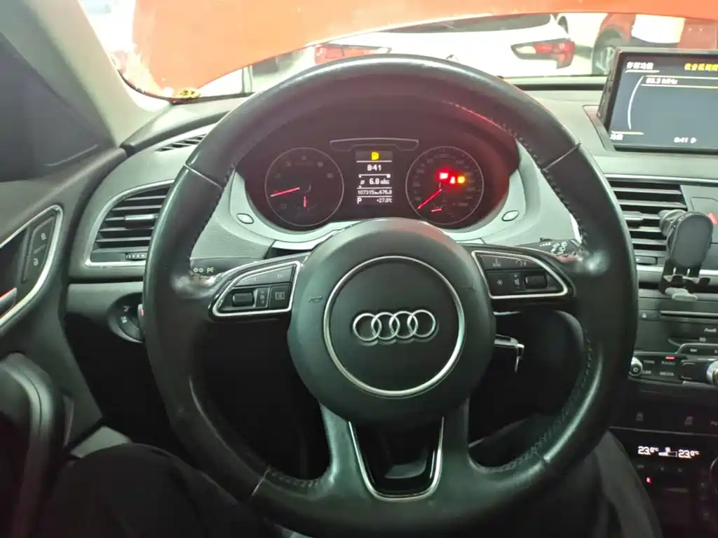 Audi Q3 2017 — фото 11