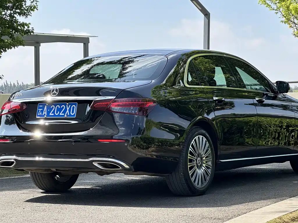 Mercedes-Benz E-Class 2022 — фото 10