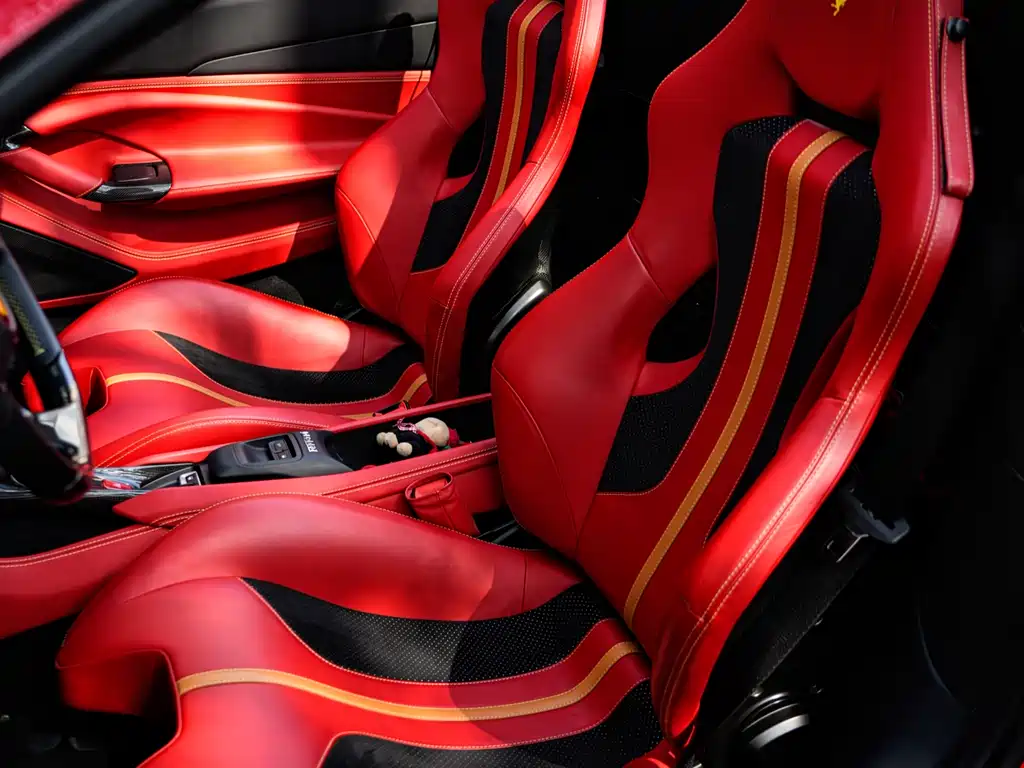 Ferrari F8 2021 — фото 16