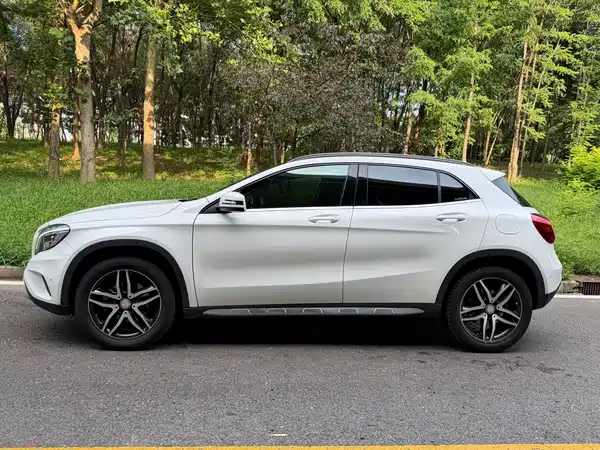 Mercedes-Benz GLA 2015