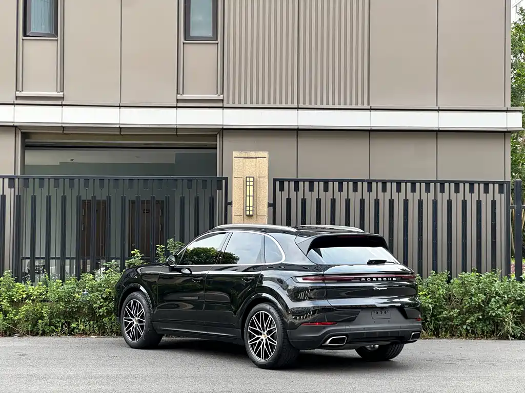 Porsche Cayenne 2024