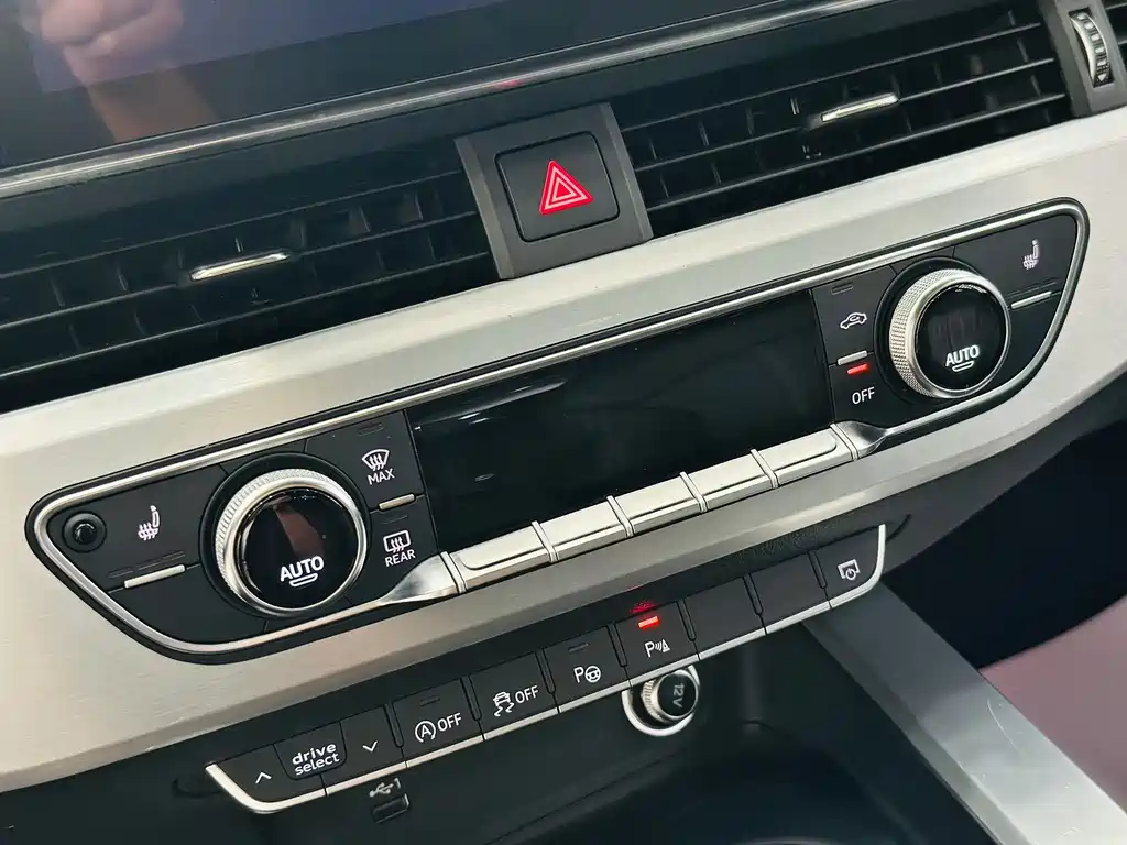 Audi A4L 2020 — фото 15