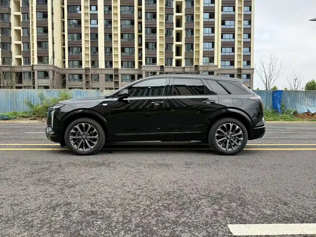 Cadillac XT5 2025 — фото 8