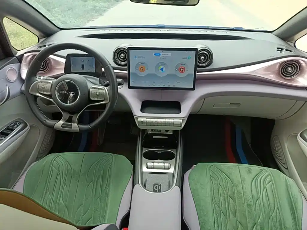 BYD Dolphin 2023 — фото 10