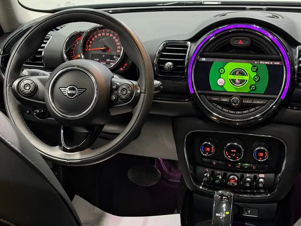 MINI Clubman 2020 — фото 11