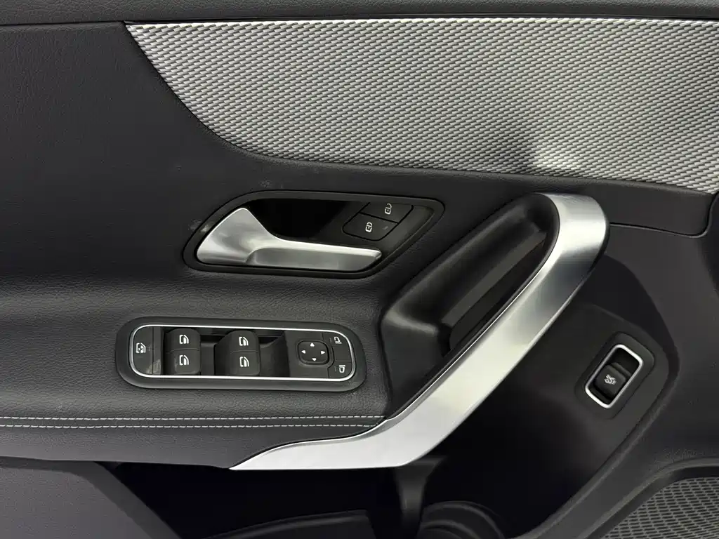 Mercedes-Benz A-Class 2023 — фото 23