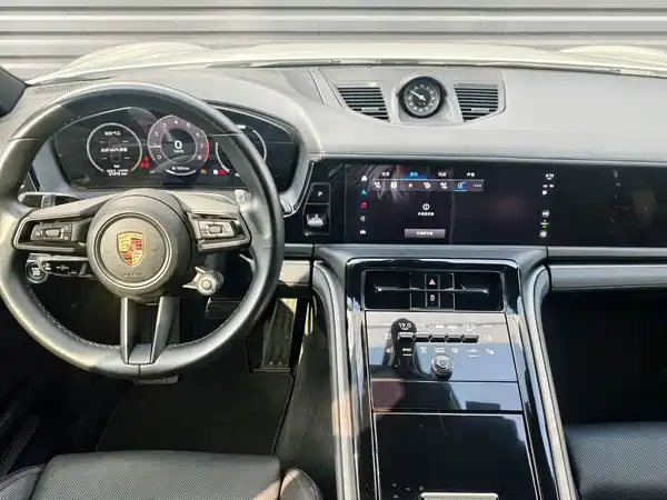 Porsche Panamera 2024