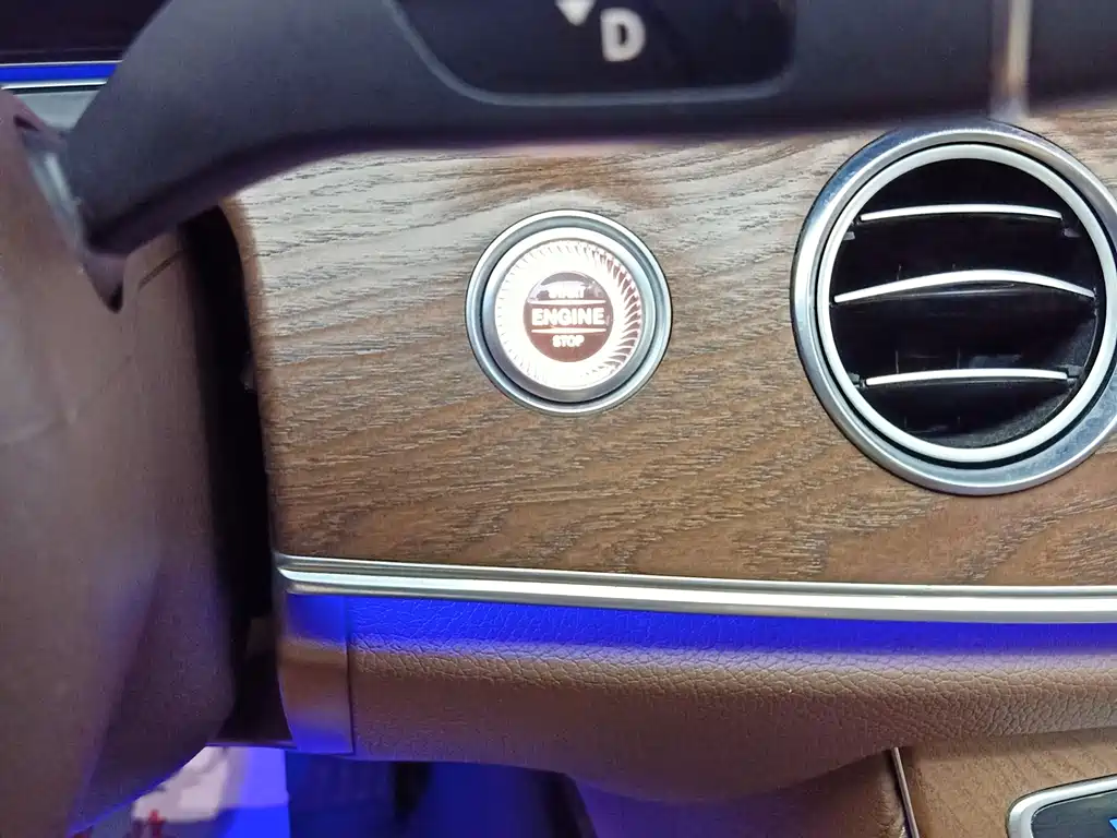 Mercedes-Benz E-Class 2021 — фото 13