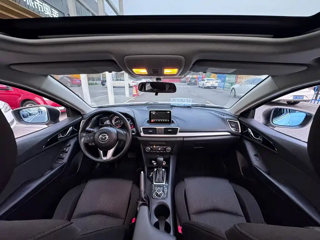 Mazda 3 Axela 2017 — фото 6
