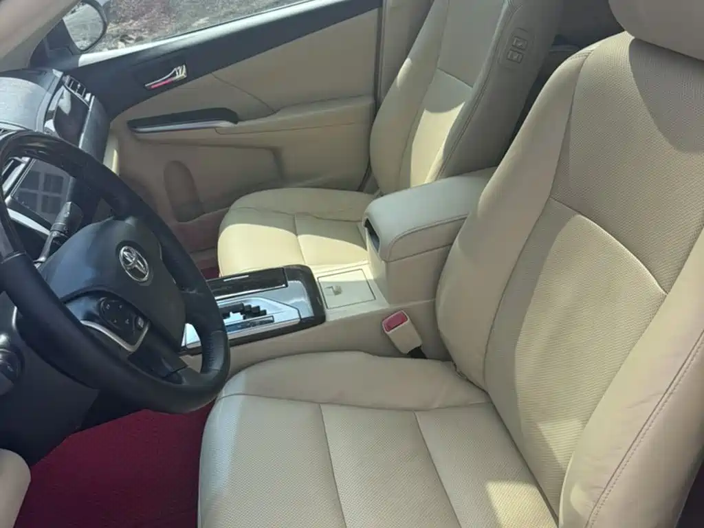 Toyota Camry 2015 — фото 17