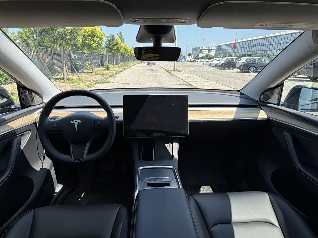 Tesla Model Y 2022 — фото 10