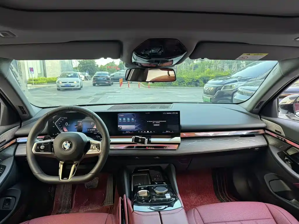 BMW 5 Series 2025