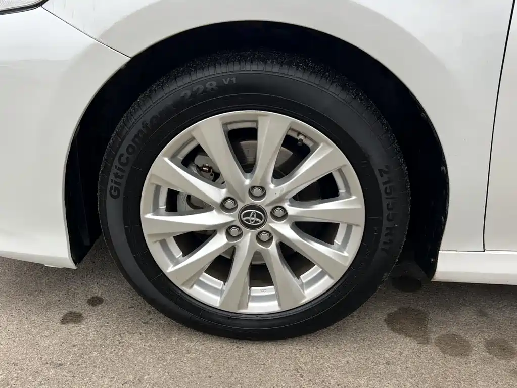 Toyota Camry 2020 — фото 15