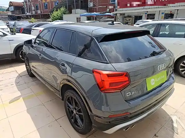 Audi Q2L 2021