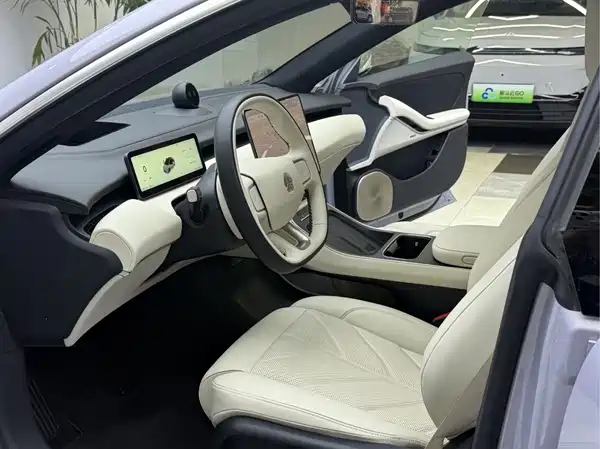 NIO ET5 2025