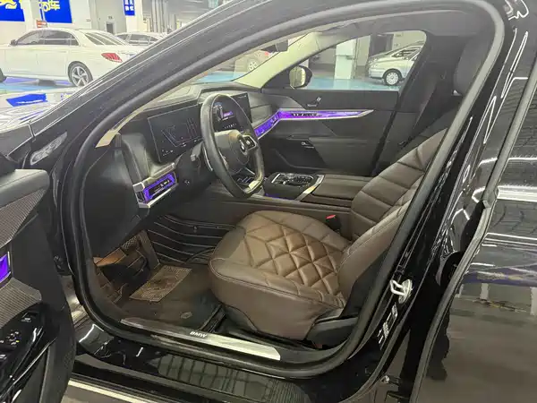 BMW 7 Series 2024