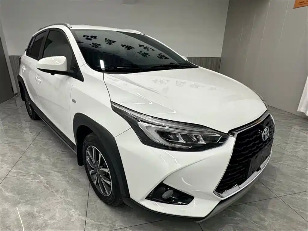 Toyota Yaris L 2022 — фото 3
