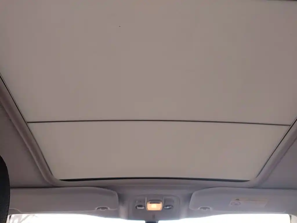Peugeot 2008 2015 — фото 18