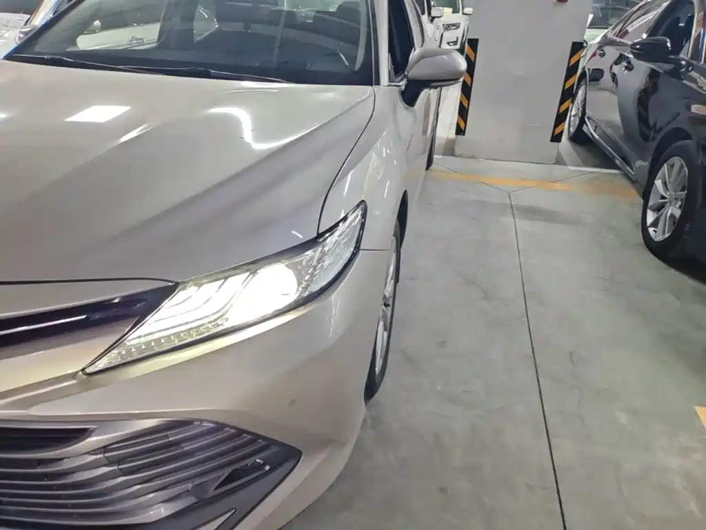 Toyota Camry 2018 — фото 24