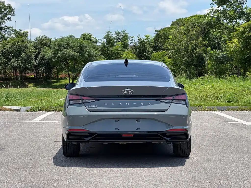 Hyundai Elantra 2023