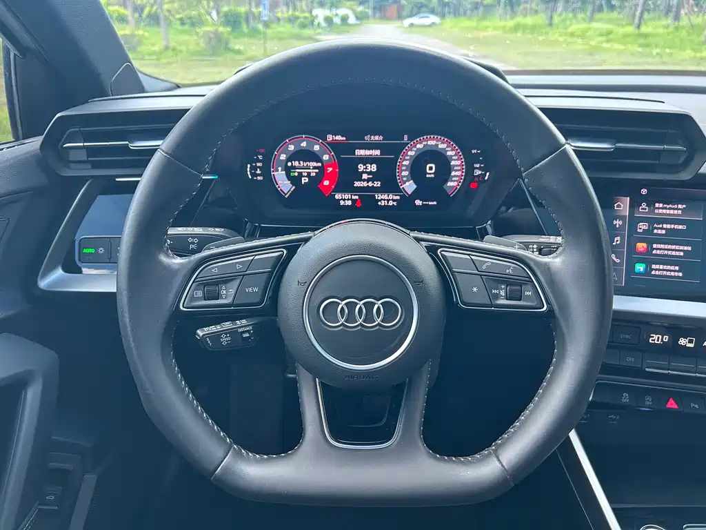 Audi A3 2023 — фото 12