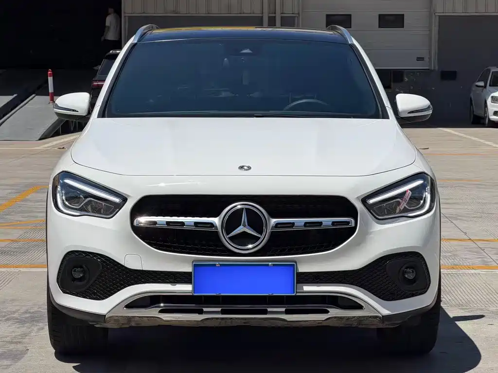 Mercedes-Benz GLA 2023