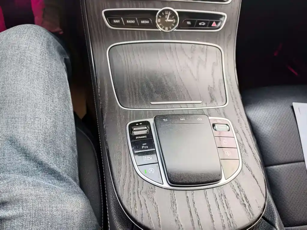 Mercedes-Benz E-Class 2020 — фото 17