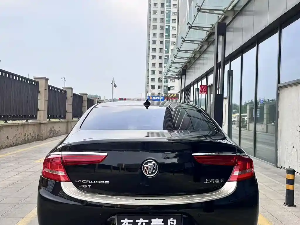 Buick LaCrosse 2018 — фото 13