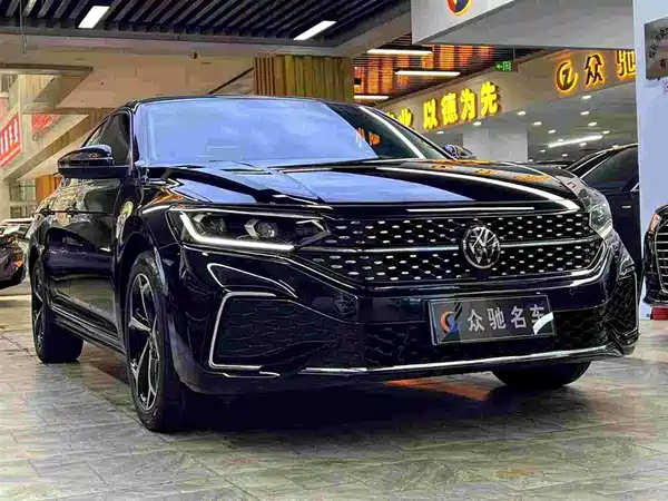 Volkswagen Passat 2024
