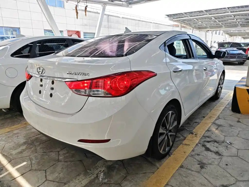 Hyundai Elantra Langdong 2016 — фото 7