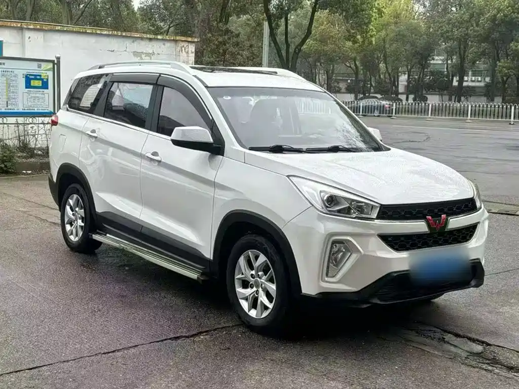 Wuling Hongguang S3 2018 — фото 4