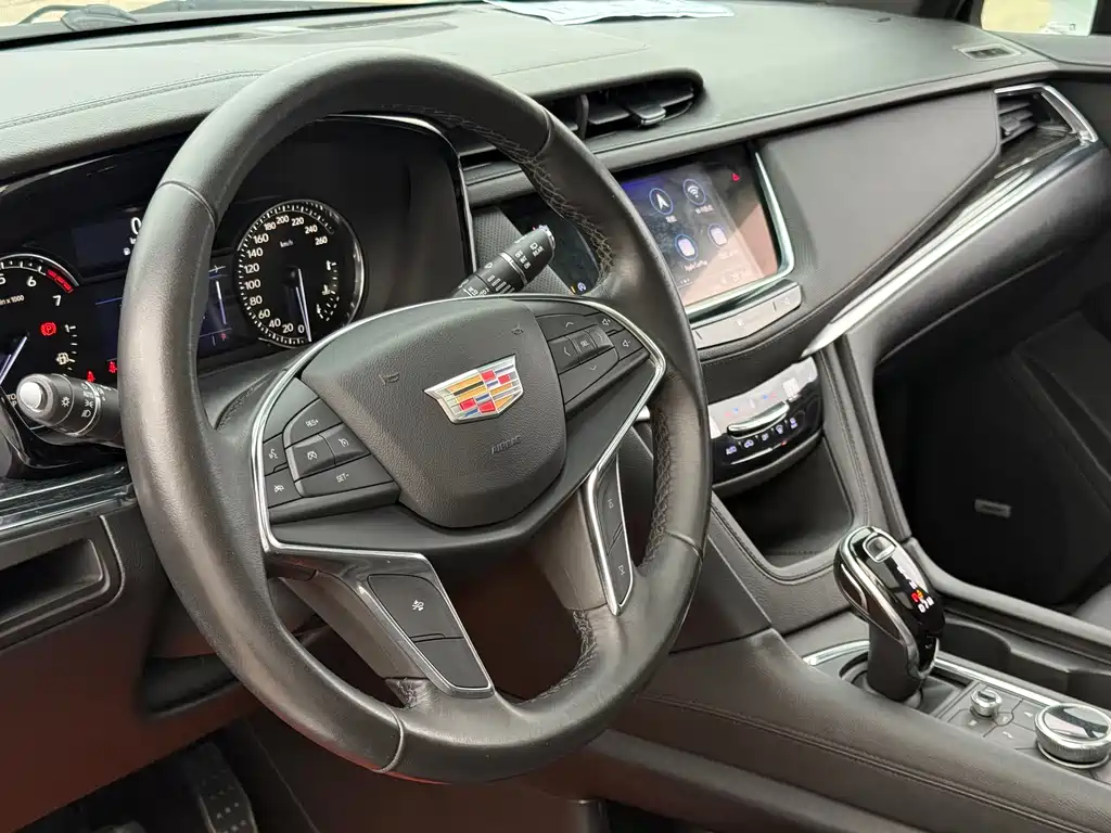Cadillac XT5 2019 — фото 10
