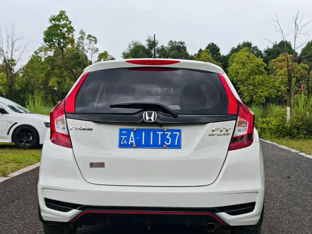 Honda Fit 2018 — фото 8