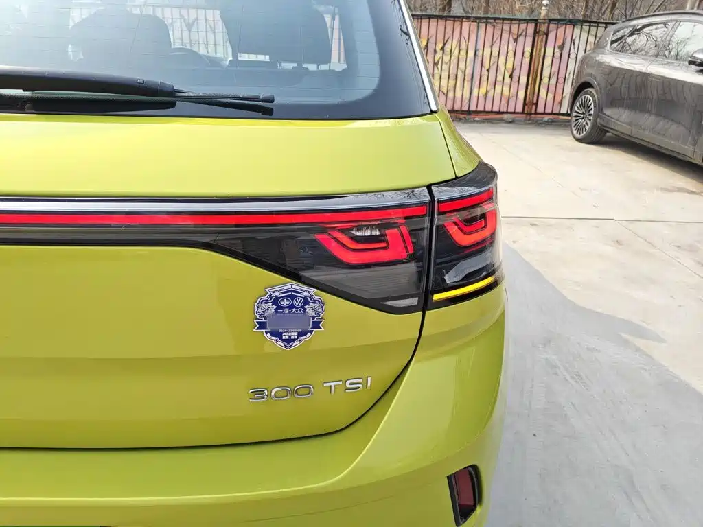 Volkswagen T-Roc 2023 — фото 25