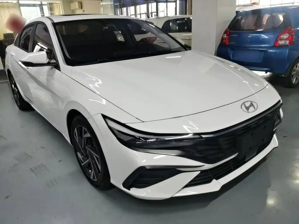 Hyundai Elantra 2024