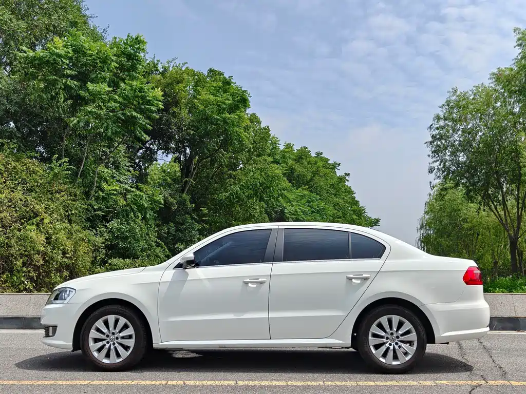 Volkswagen Lavida 2015