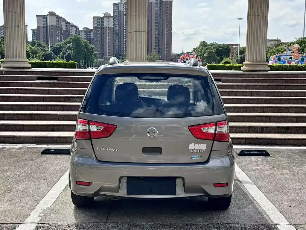Nissan Livina 2015 — фото 9