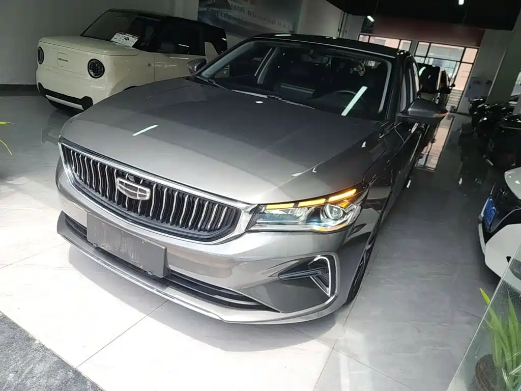 Geely Emgrand 2021