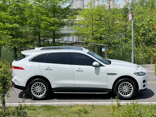 Jaguar F-PACE 2018