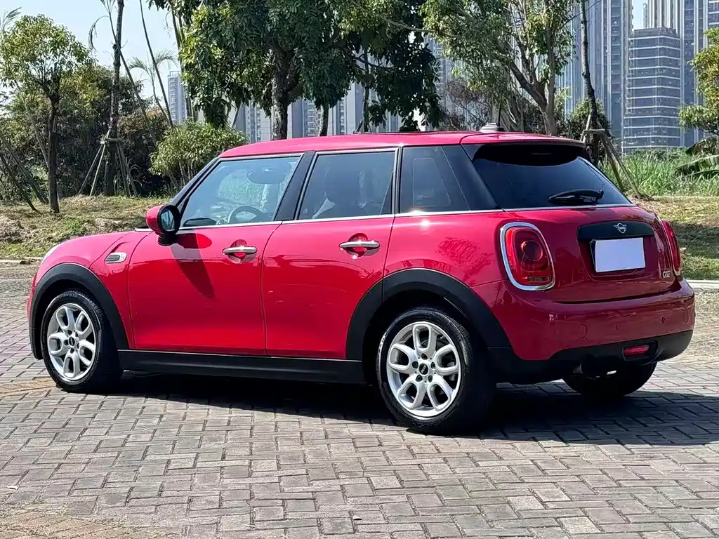 MINI MINI 2020