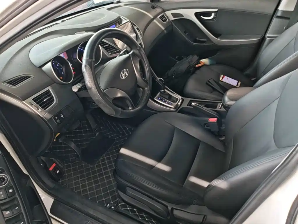 Hyundai Elantra Langdong 2016 — фото 15