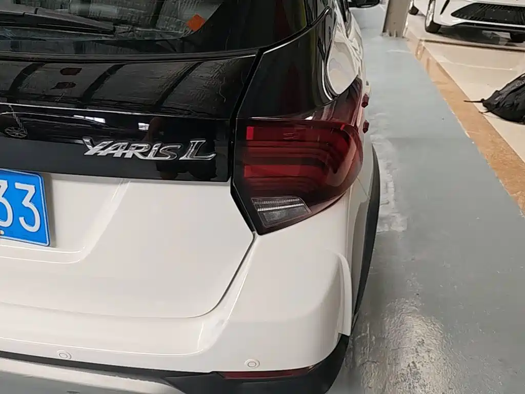 Toyota Yaris L 2020 — фото 8