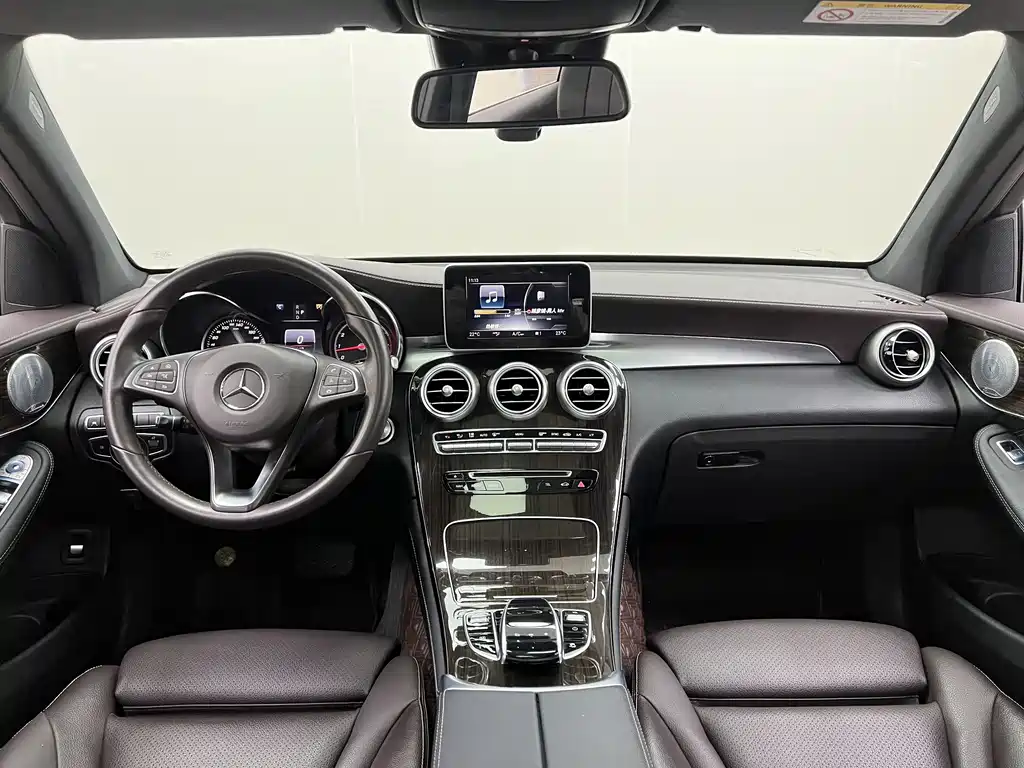 Mercedes-Benz GLC 2018 — фото 12